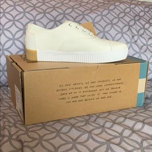 NWT Toms Venice Collection sneakers